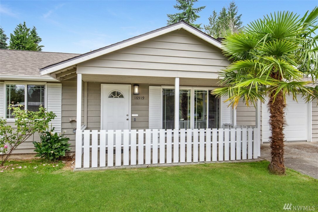 Property Photo: 16519 116th Place SE WA 98058