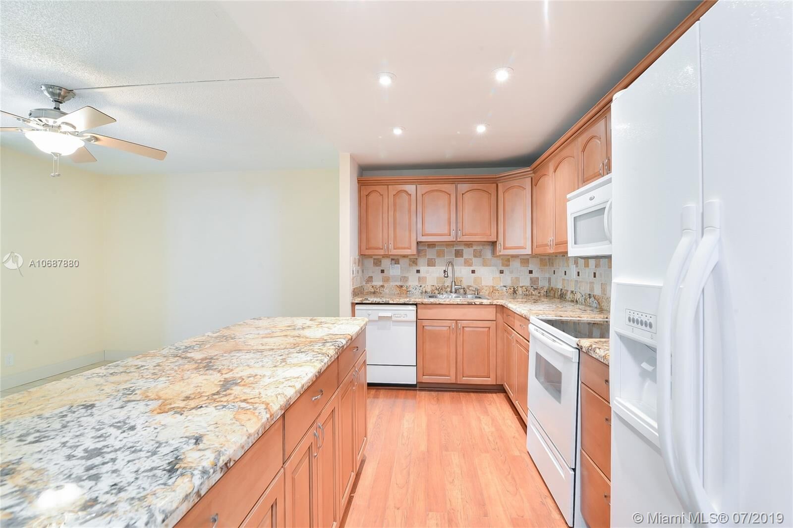 Property Photo:  20381 NE 30th Ave 214-7  FL 33180 