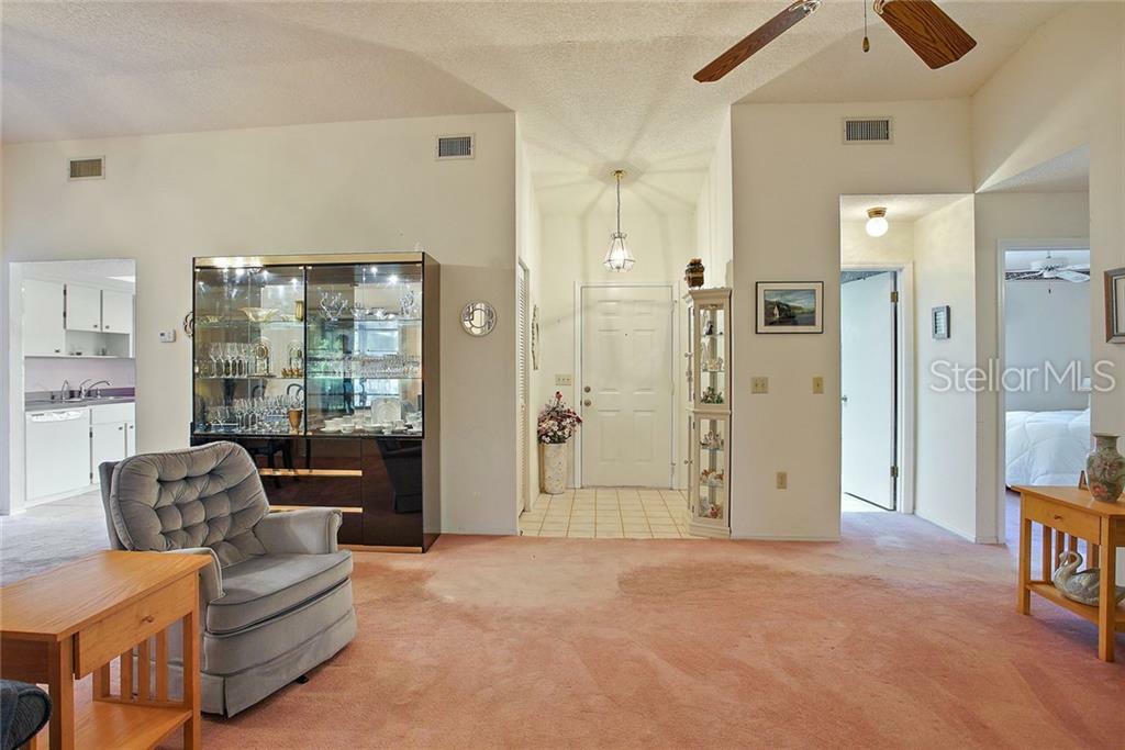 Property Photo:  12618 Wedgefield Drive  FL 32735 