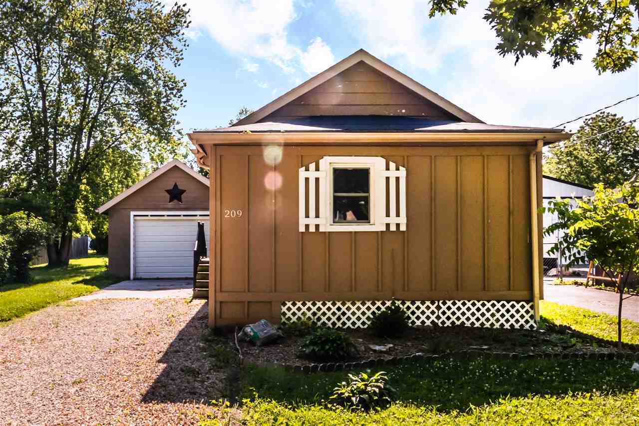Property Photo: 209 S Gardena IL 61611