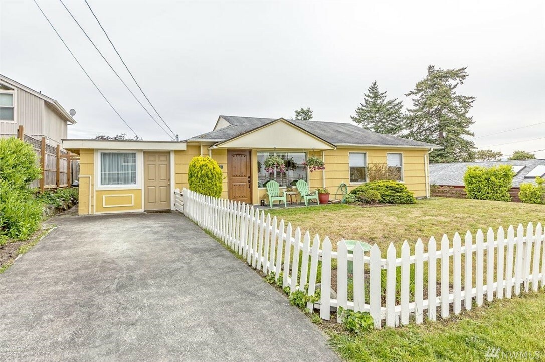 Property Photo:  819 S Street  WA 98368 