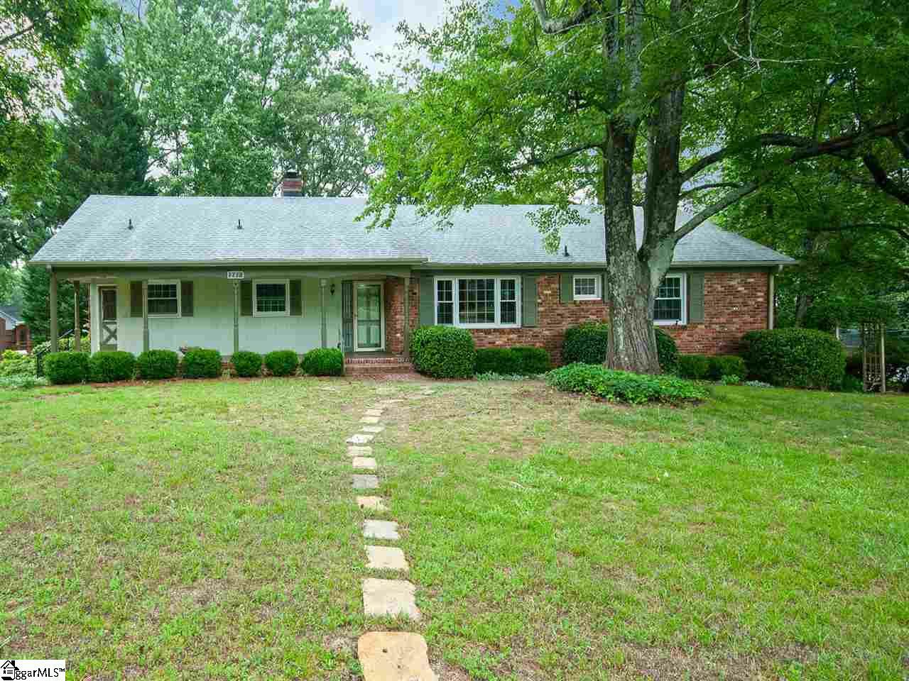 Property Photo:  201 Sweetbriar Road  SC 29615 