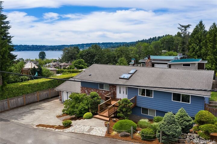 Property Photo:  18217 62nd Ave NE  WA 98028 