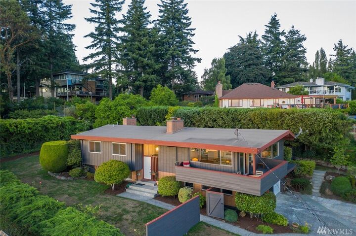 Property Photo: 2430 SW 121st St WA 98146