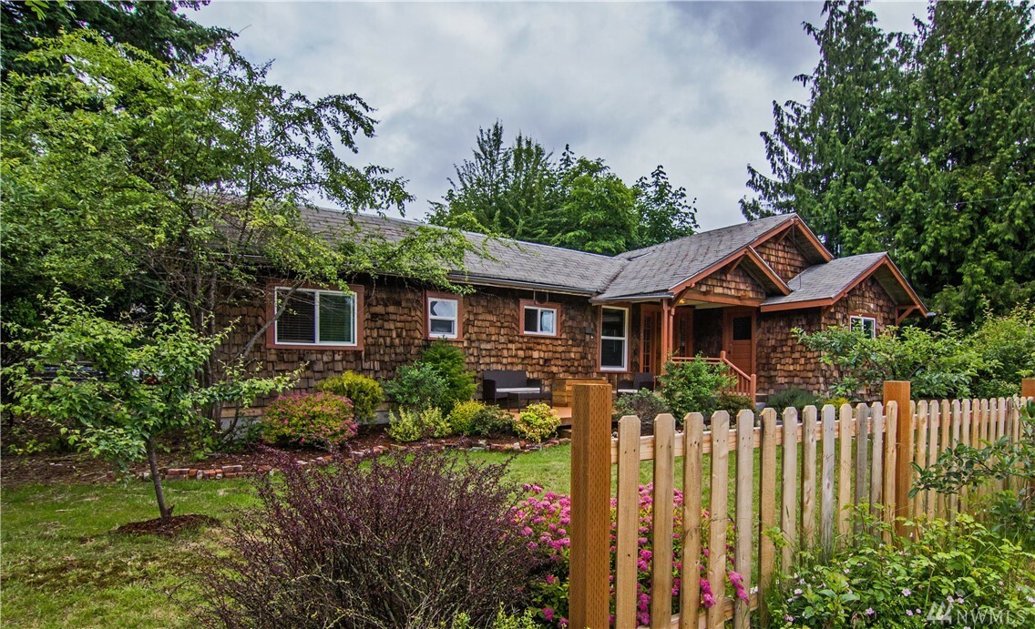 Property Photo:  1150 Alvord St  WA 98241 