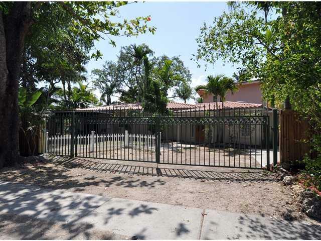 Property Photo: 4420 SW 62 Av FL 33155