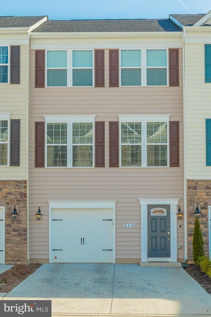 Property Photo:  608 Birds Nest Way  VA 22405 