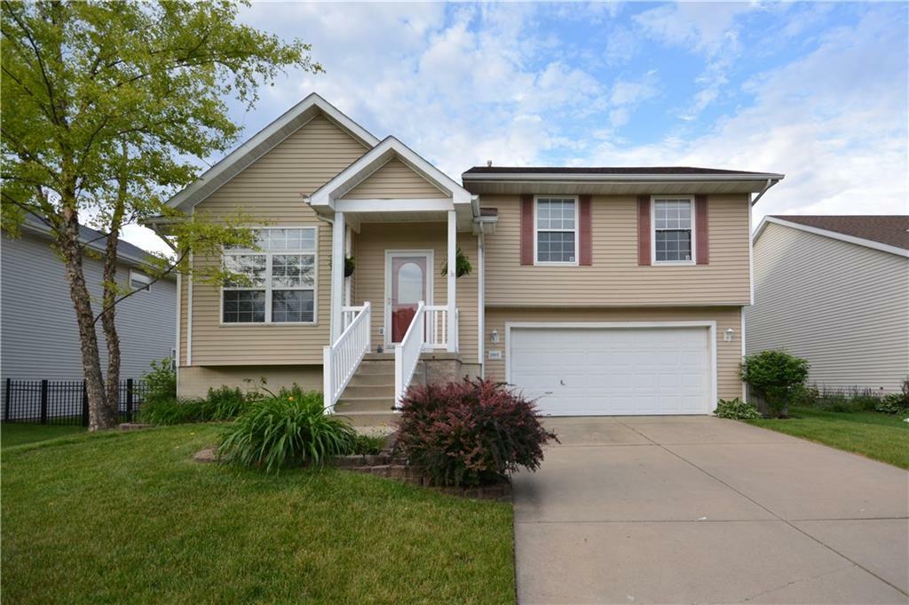 Property Photo:  2805 SW Tradition Circle  IA 50023 