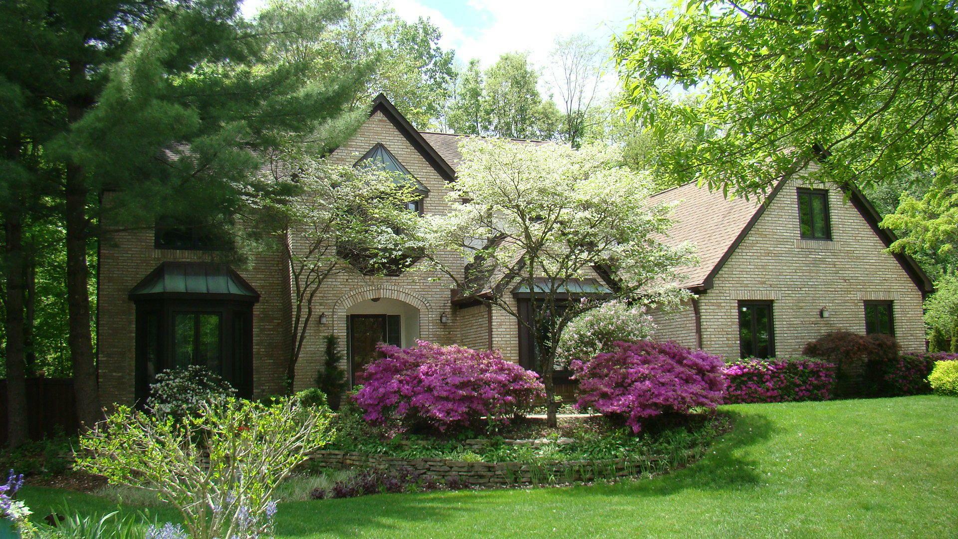 Property Photo: 251 Autumn Leaf Court OH 43235
