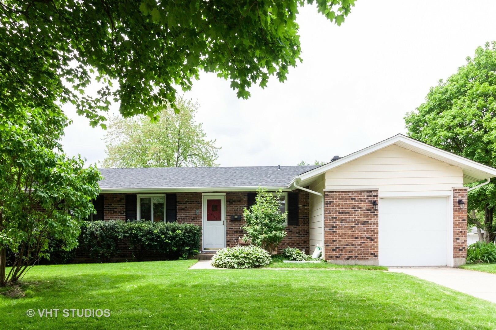 Property Photo:  6100 Allan Drive  IL 60517 