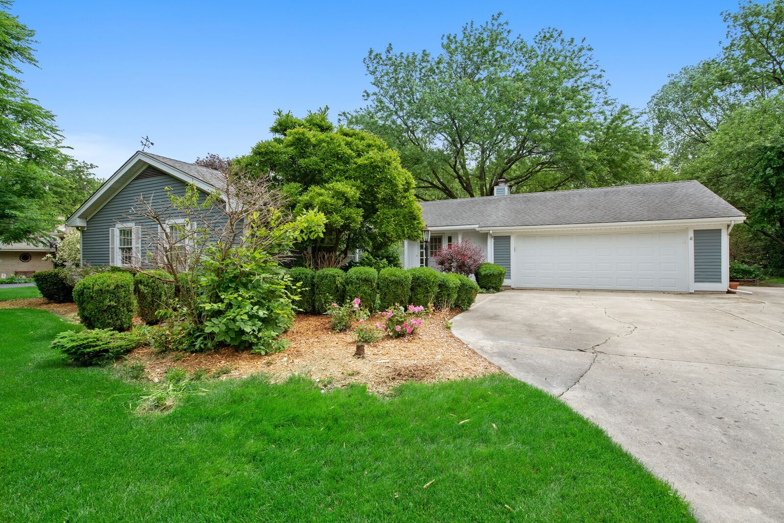 Property Photo:  7S179 Thornapple Drive  IL 60540 