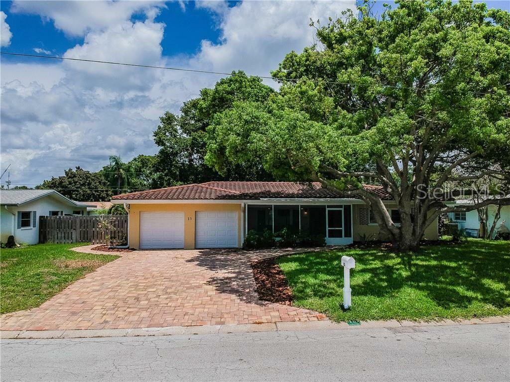 Property Photo:  13 Maplewood Avenue  FL 33765 