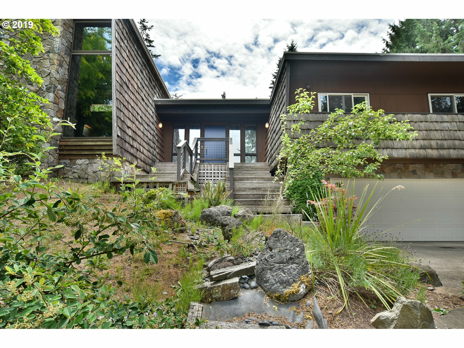 Property Photo:  3042 Whitbeck Blvd  OR 97405 