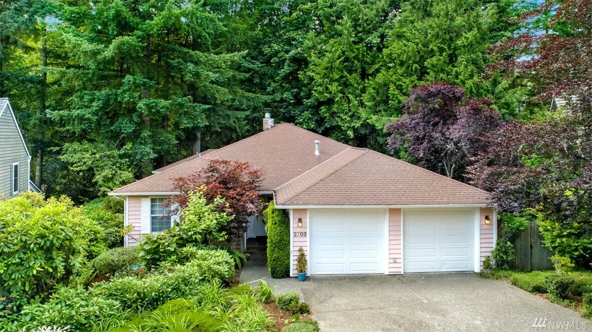 Property Photo:  2703 Walnut Lp NW  WA 98502 