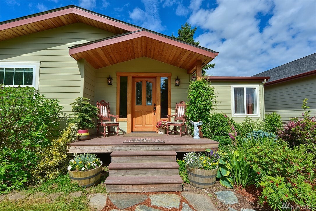 Property Photo: 11252 Farm To Market Rd WA 98273