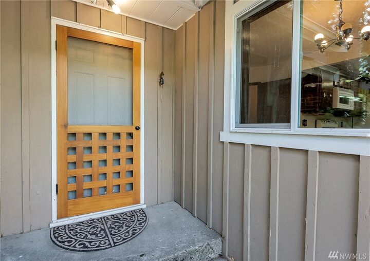 Property Photo: 429 Cove Rd WA 98229