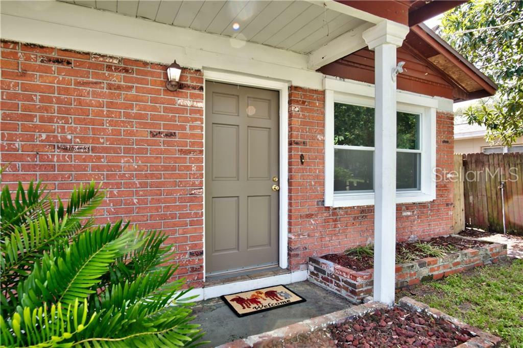 Property Photo:  9315 N Oakleaf Avenue  FL 33612 