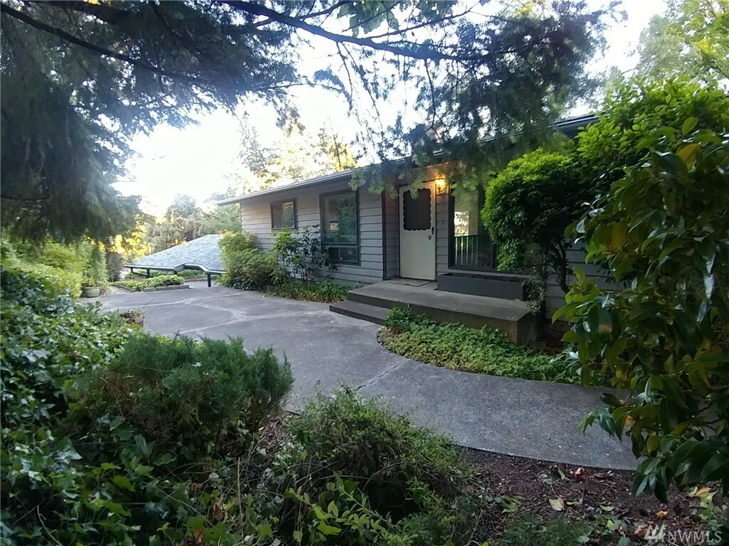 Property Photo: 322 SE Parkhill Dr WA 98532