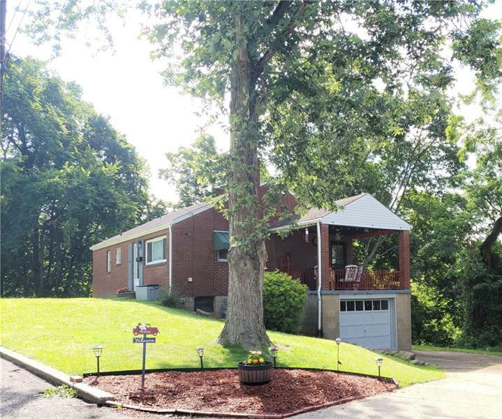Property Photo: 124 Victoria Dr PA 15202