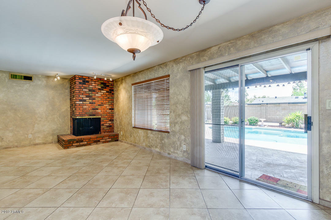 Property Photo: 1929 S Beverly -- AZ 85210