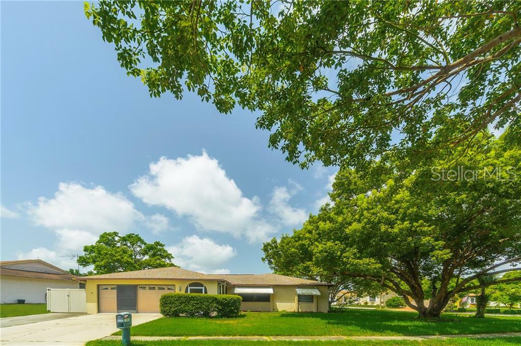 Property Photo: 11601 Fox Run FL 34668