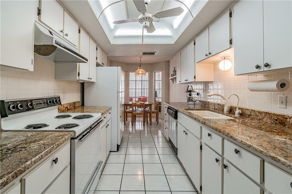 Property Photo:  11440 Versailles Lane  FL 34668 