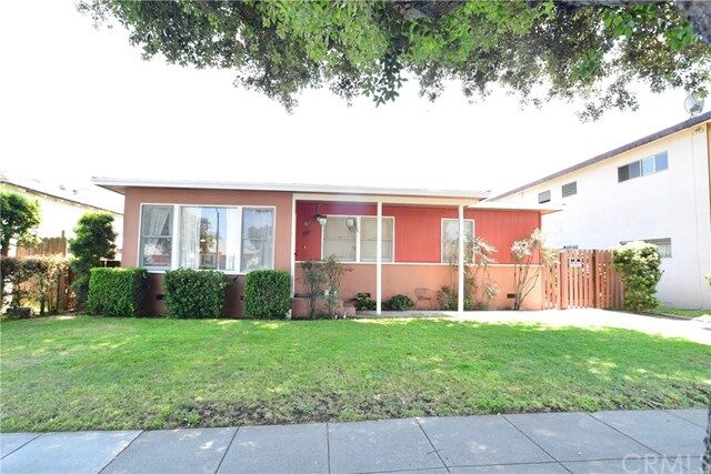 Property Photo:  1907 Euclid Street  CA 90404 
