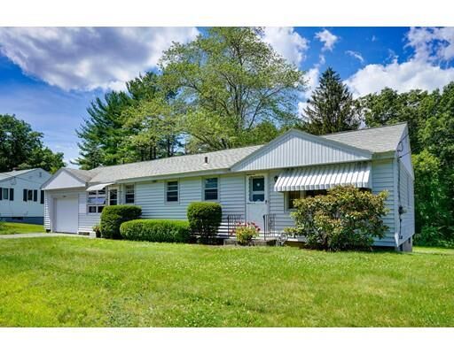 Property Photo:  11 Maury Ln  MA 01545 