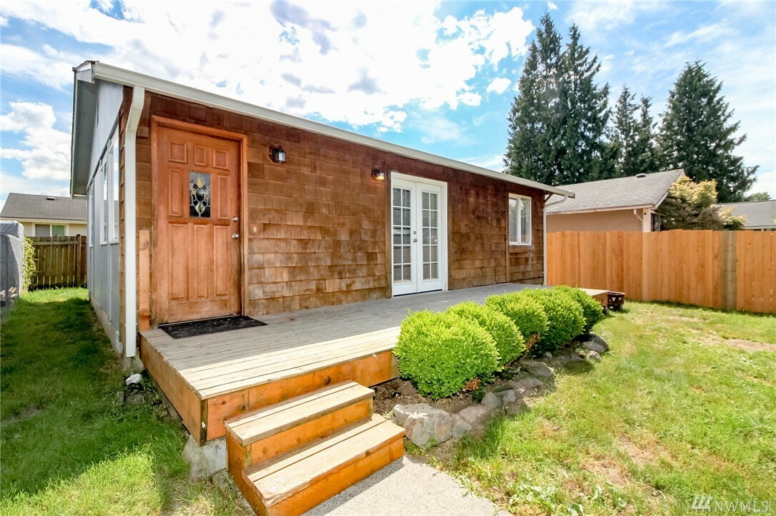 Property Photo:  8730 14th St NE  WA 98258 