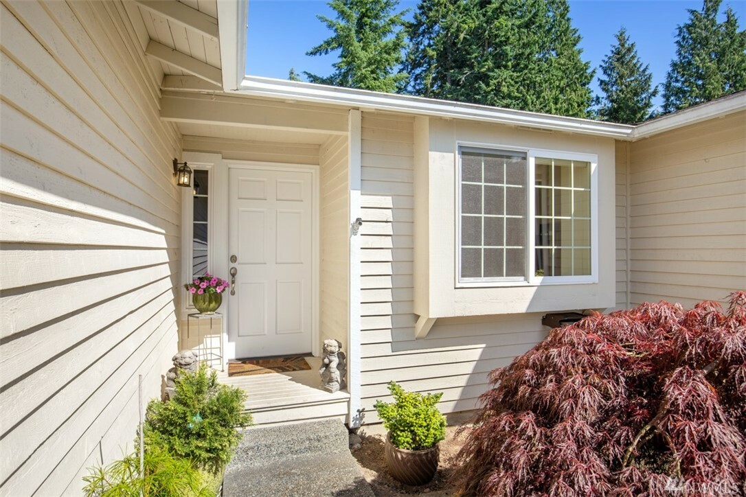 Property Photo:  4723 5th Ave W  WA 98203 