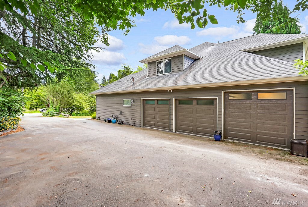 Property Photo:  17105 Ambaum Blvd S  WA 98148 