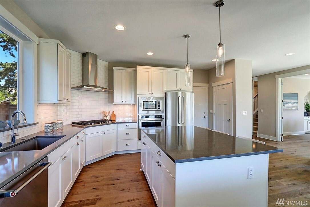 Property Photo: 9211 Park Rd WA 98020