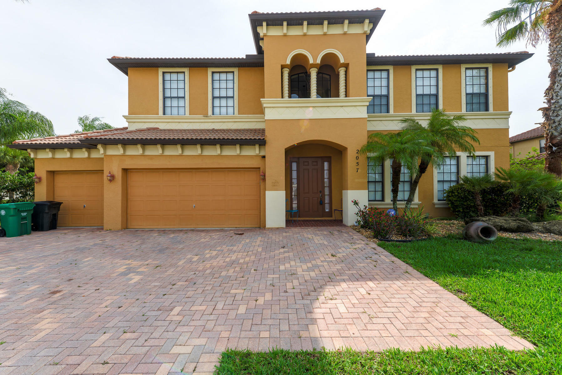 Property Photo:  2057 SW Bayshore Boulevard  FL 34984 