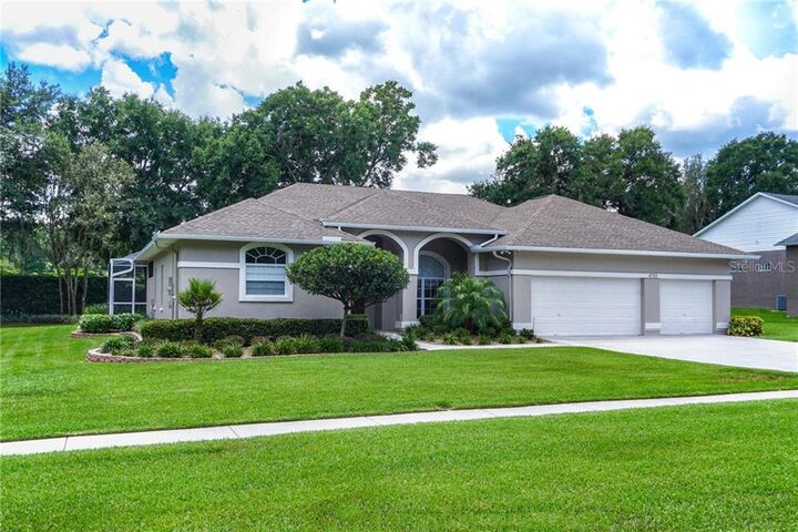 Property Photo: 4703 White Cliff Place FL 33527