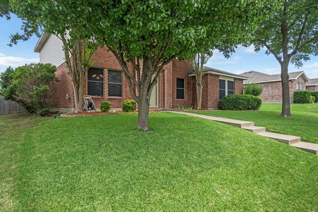 Property Photo: 1544 Glenwick Drive TX 75032