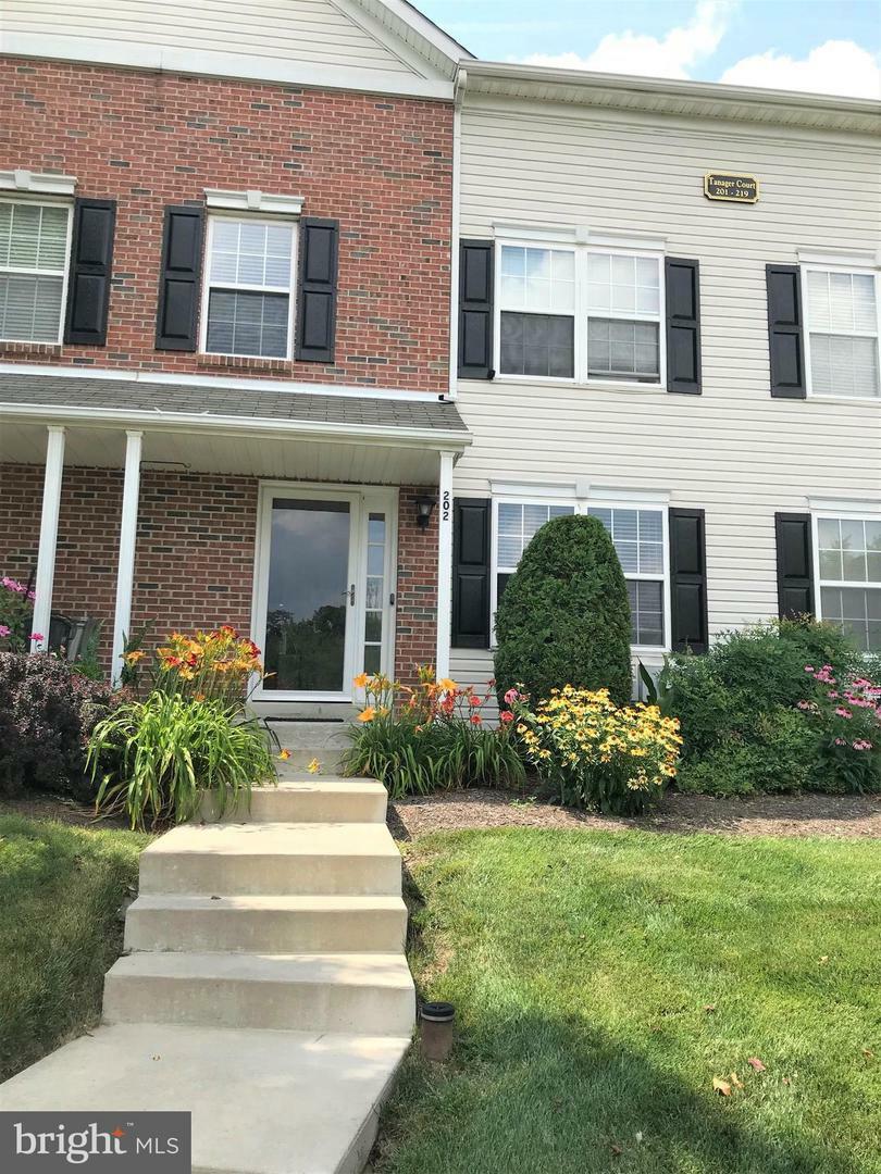 Property Photo: 202 Tanager Ct PA 18976
