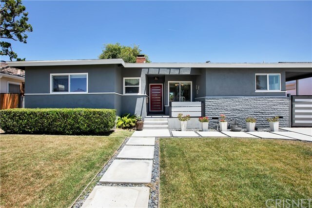 Property Photo:  19621 Haynes Street  CA 91335 