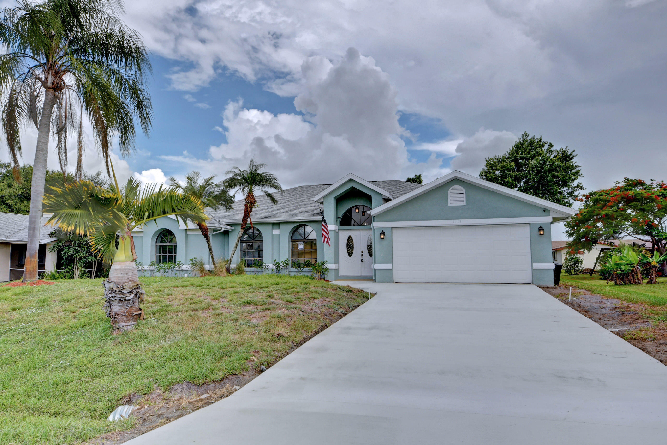 Property Photo:  1413 SE Merion Court  FL 34952 