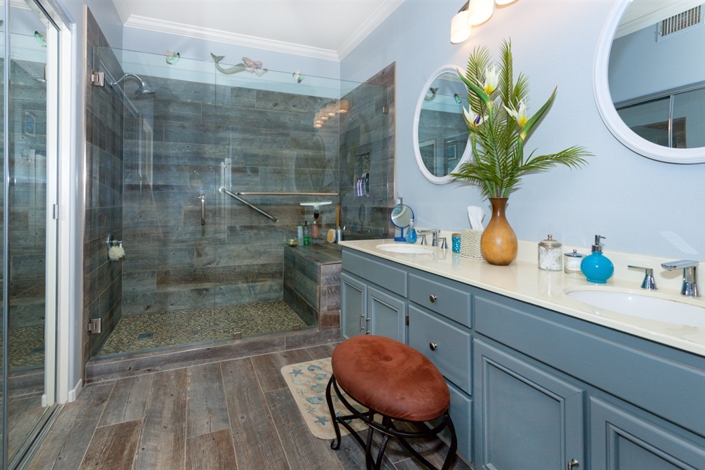 Property Photo: 6819 Adolphia Dr CA 92011