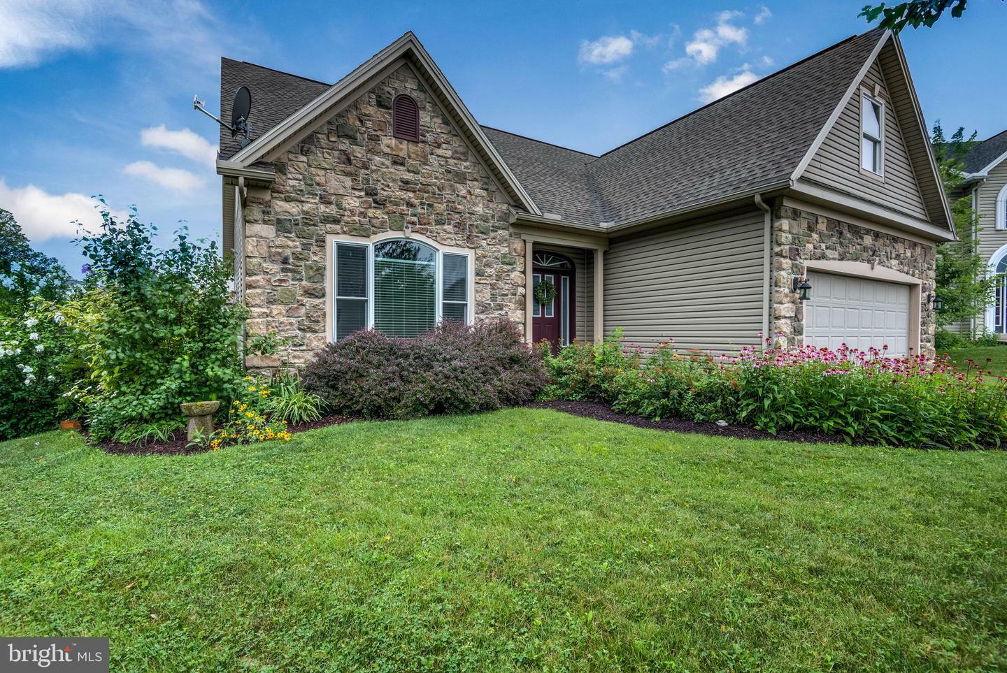 Property Photo:  1333 Sagamore Court  PA 17070 