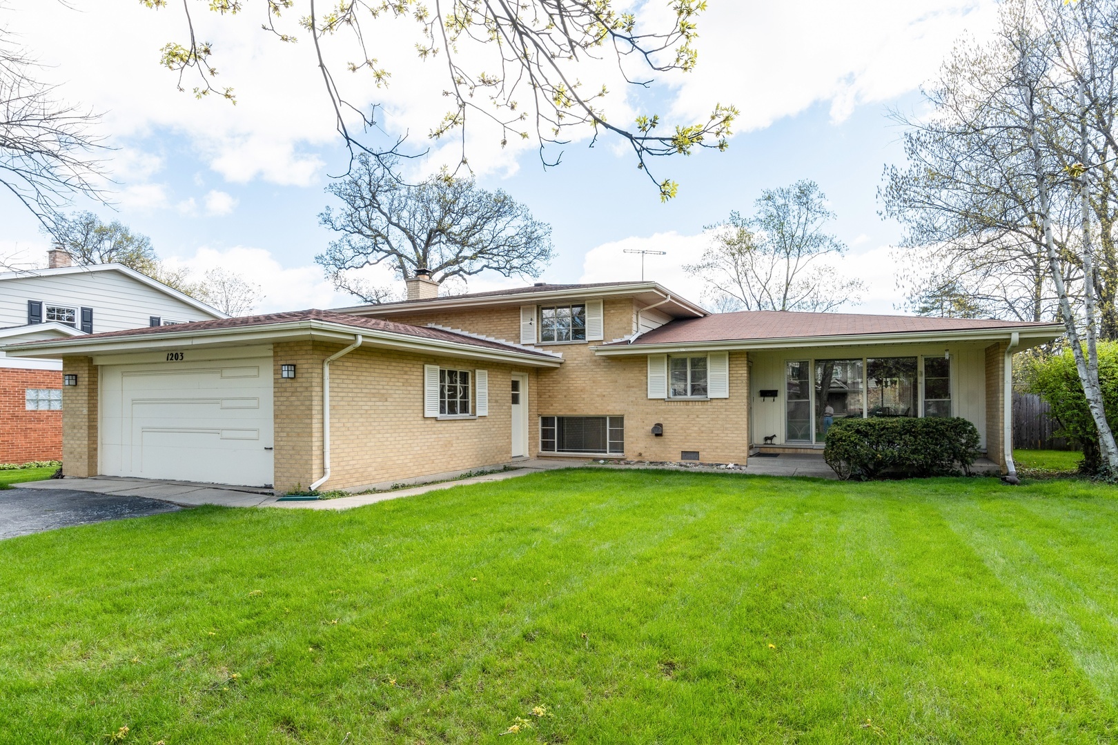 Property Photo:  1203 Walden Lane  IL 60015 