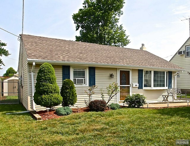 Property Photo:  309 President Street  NJ 07663 