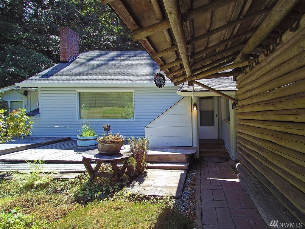 Property Photo:  2252 Black Diamond Rd  WA 98363 