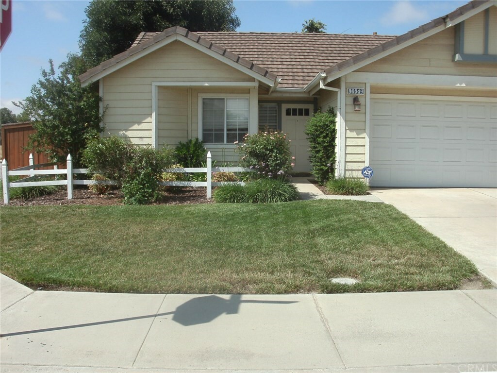 Property Photo: 30549 Meadow Run Place CA 92584