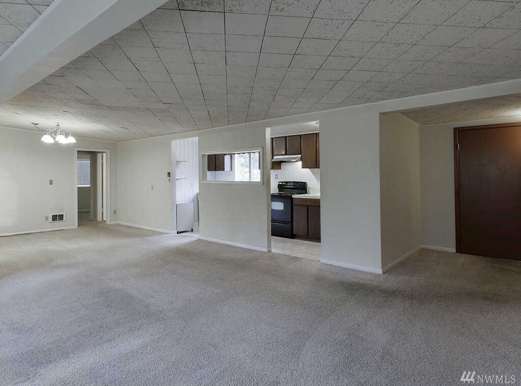 Property Photo: 7615 S 134th St WA 98178