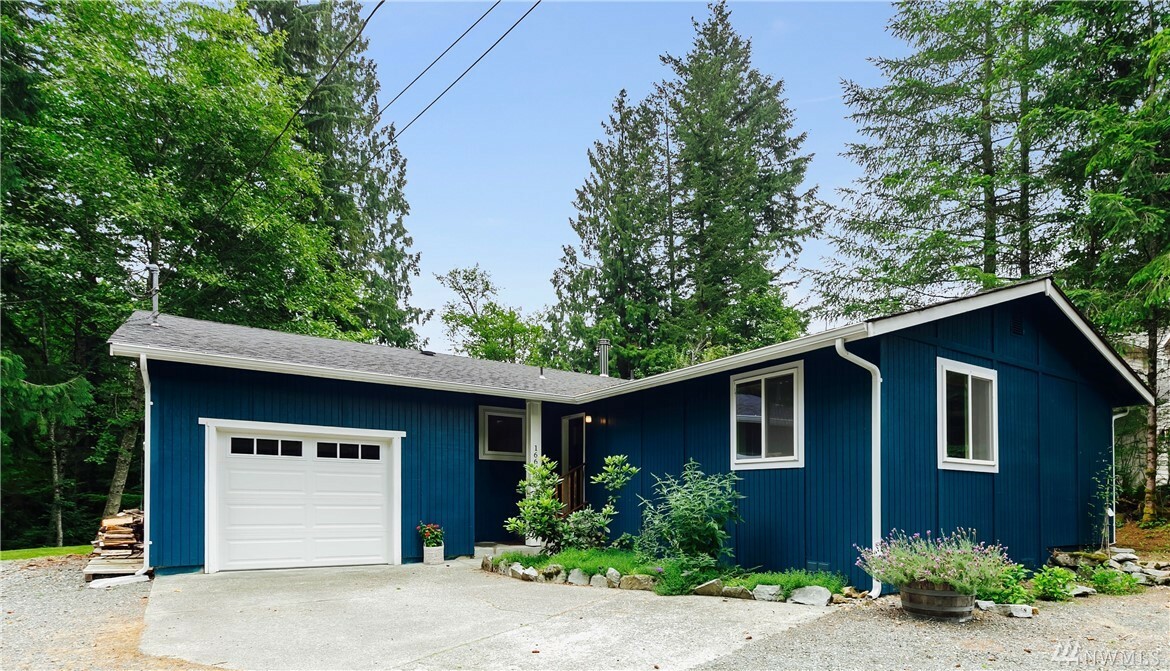 Property Photo: 16602 423rd Place SE WA 98045
