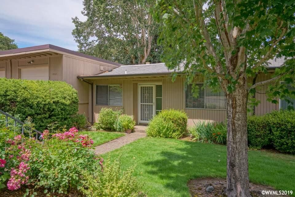 Property Photo: 1085 Chestnut St NW OR 97304