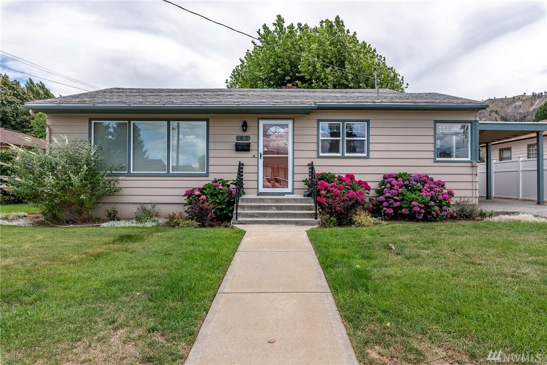 Property Photo: 1037 Montana St WA 98801