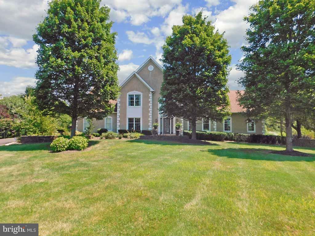 Property Photo:  2060 Silverwood Drive  PA 18940 