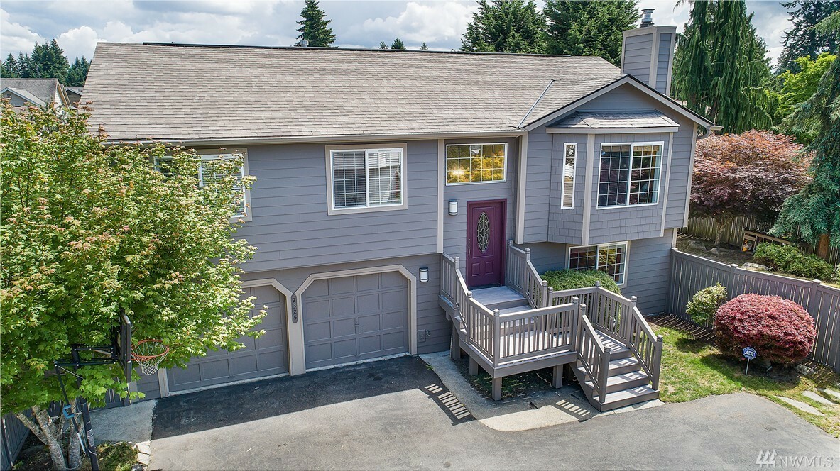 Property Photo:  2325 N 190th St  WA 98133 